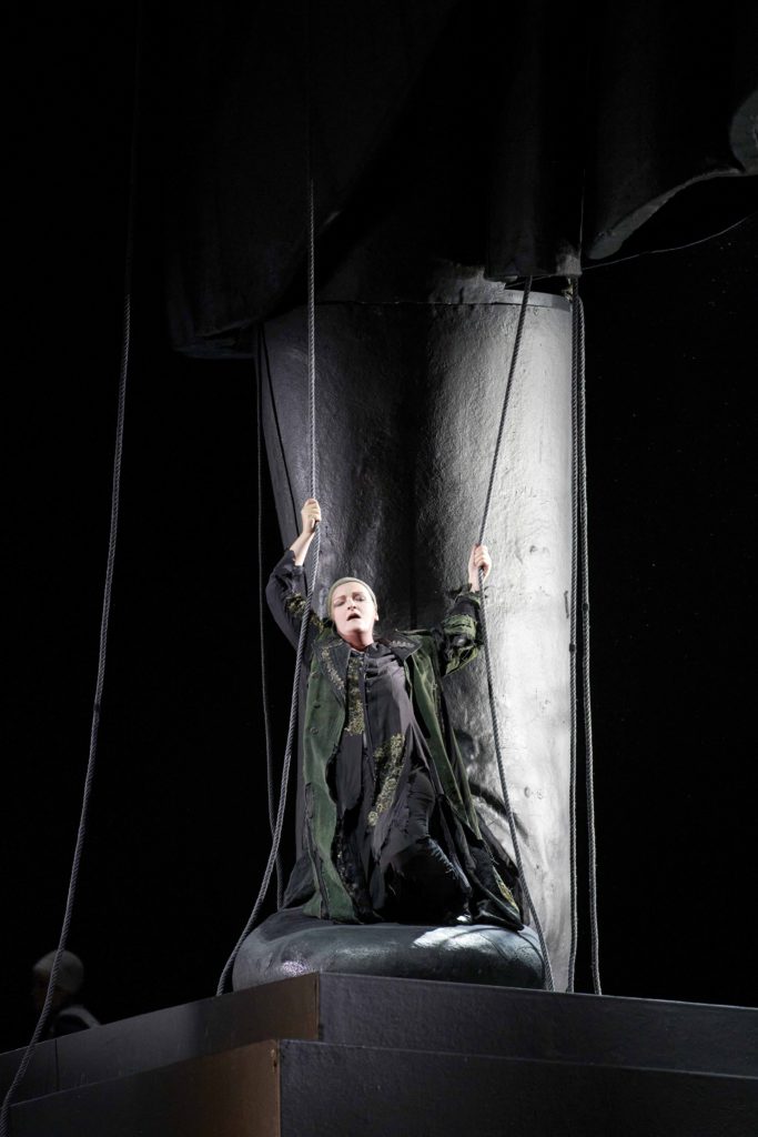 Franz Welser-Möst dirigiert die Wiederaufnahme von Elektra in der Inszenierung von Harry Kupfer an der Wiener Staatsoper im September 2020