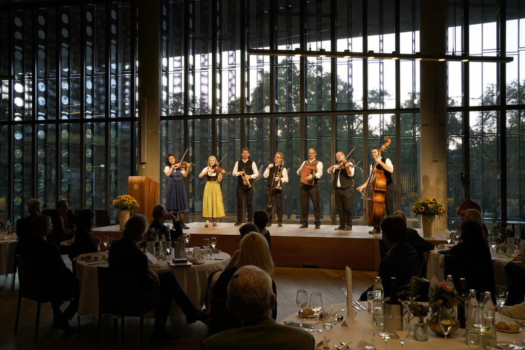 Ehrung von Franz Welser-Möst durch Landeshauptmann Thomas Stelzer im Linzer Musiktheater